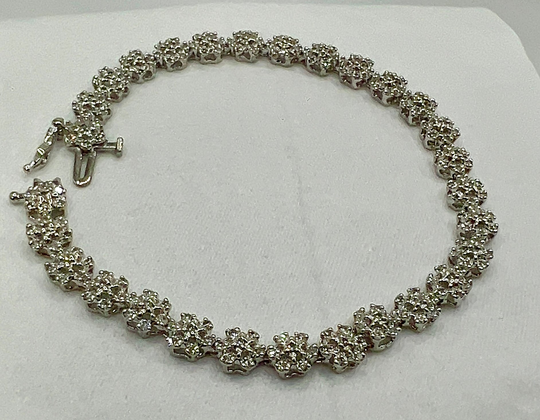 Natural Diamonds bracelet gold 10k - diamonds clubs llc