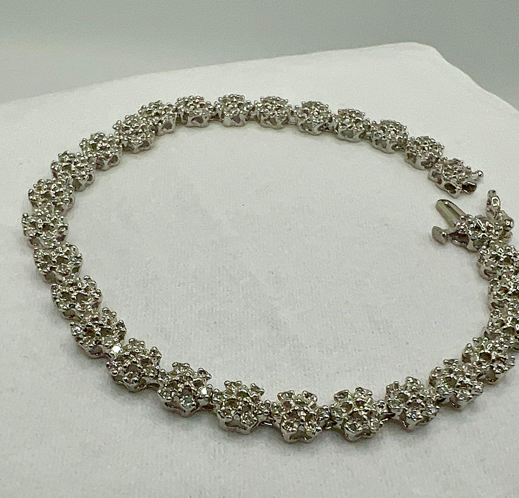 Natural Diamonds bracelet gold 10k - diamonds clubs llc