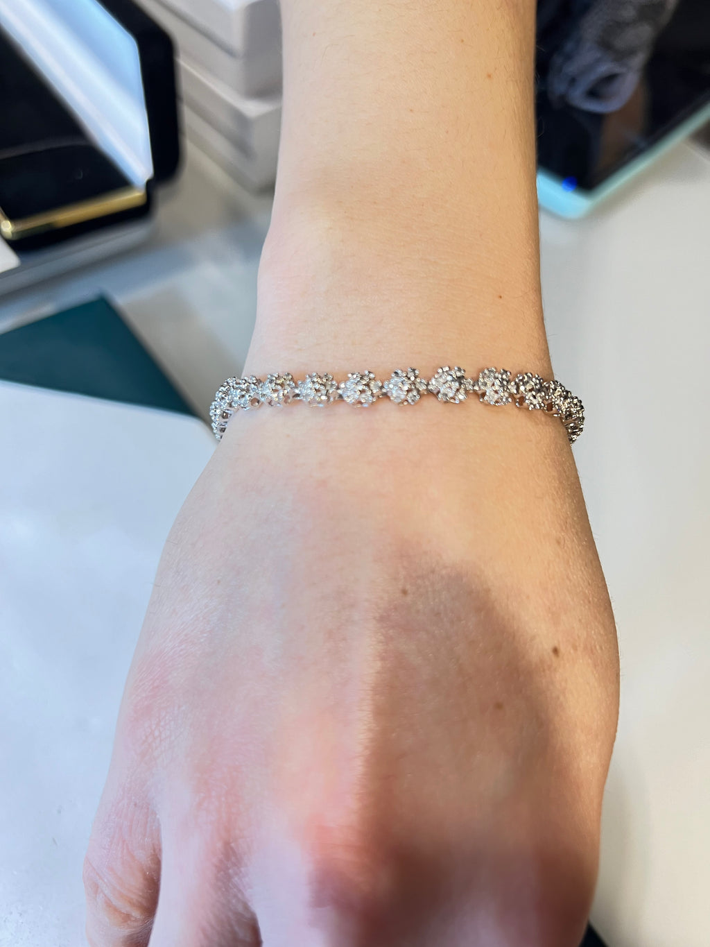 Natural Diamonds bracelet gold 10k - diamonds clubs llc