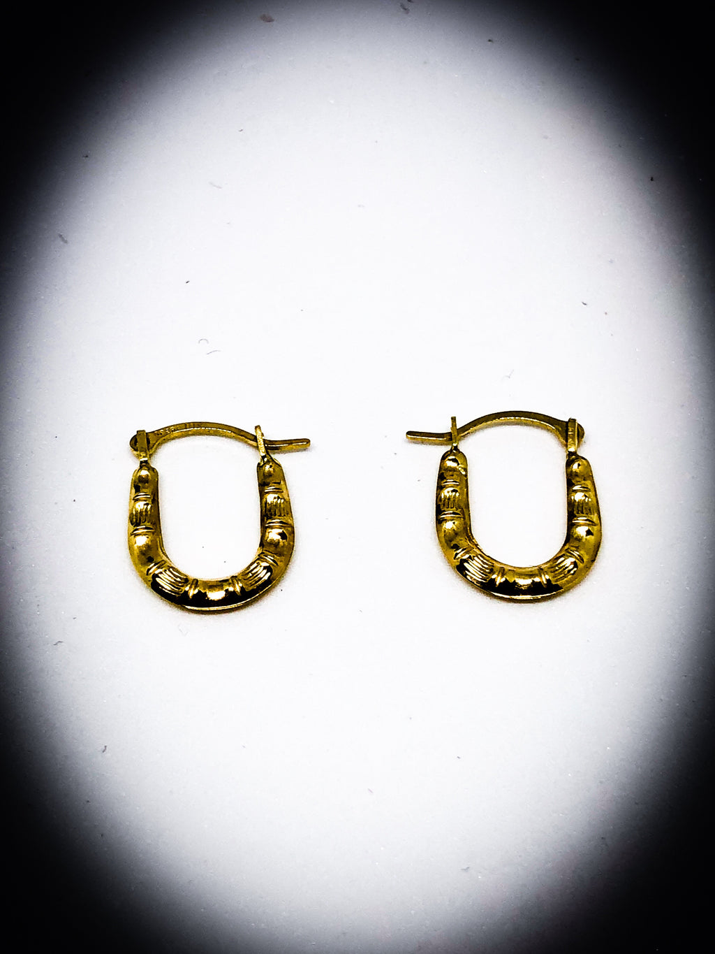 Earring 10k fine gold $39 only worth$399 - diamonds clubs llc